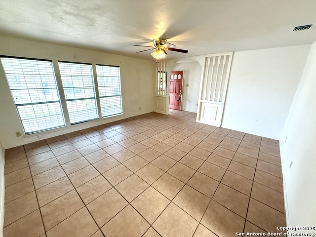 Image 6 of 33 For 4922 Lambeth Dr