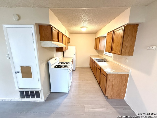 Image 6 of 23 For 5026 Frank Borman Dr
