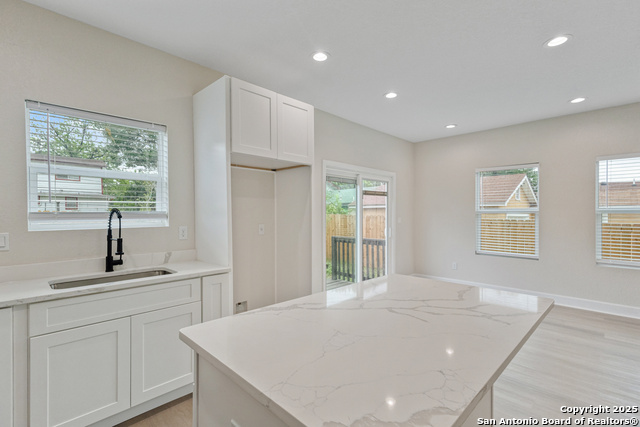 Listing photo id 8 for 114 Minter St S