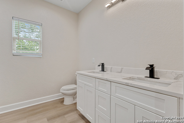 Listing photo id 12 for 114 Minter St S