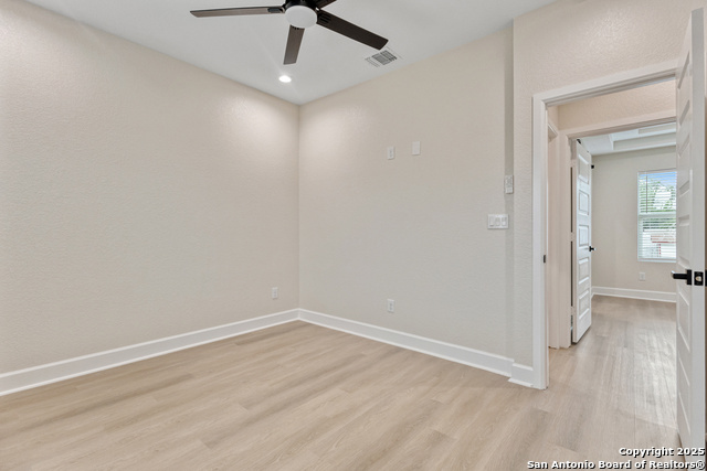 Listing photo id 17 for 114 Minter St S