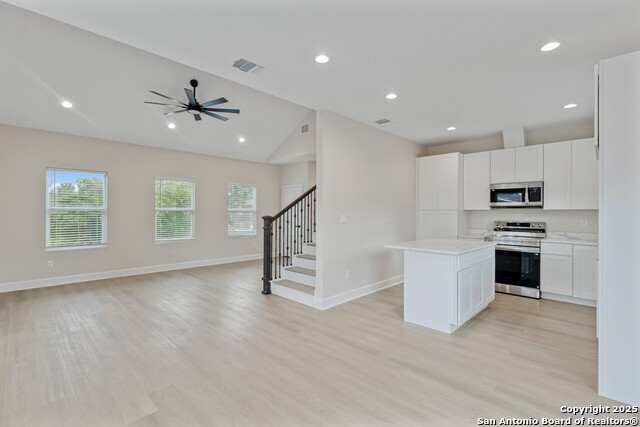 Listing photo id 6 for 114 Minter St S