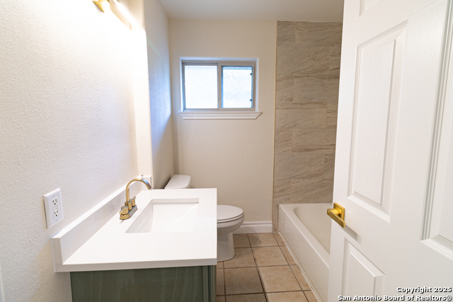 Image 10 of 14 For 905 Inez E 