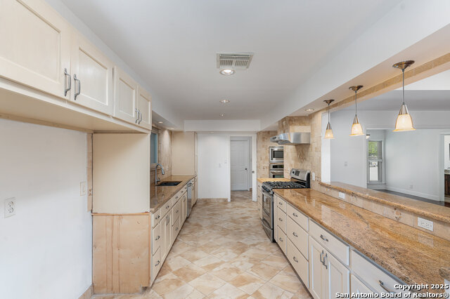 Image 10 of 33 For 13303 Southwalk St