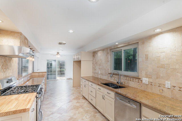 Image 11 of 33 For 13303 Southwalk St