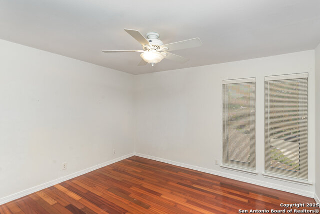 Image 18 of 33 For 13303 Southwalk St