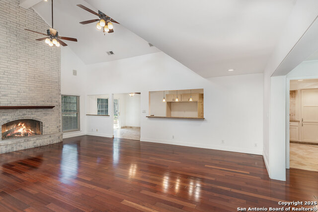 Image 19 of 33 For 13303 Southwalk St