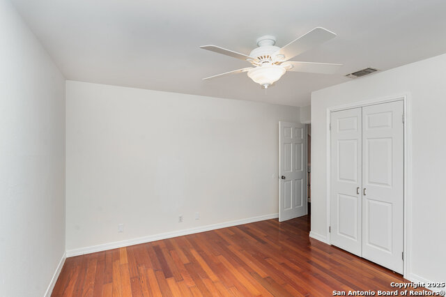 Image 21 of 33 For 13303 Southwalk St