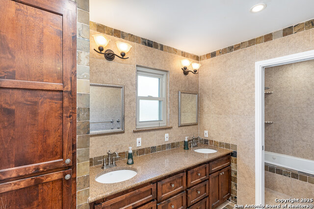 Image 22 of 33 For 13303 Southwalk St