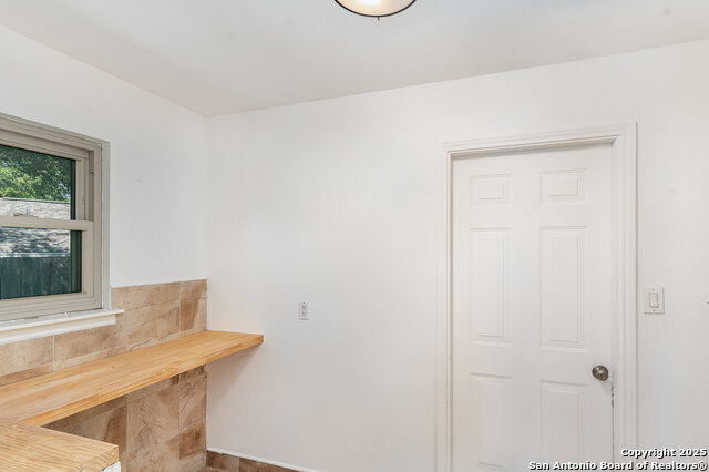 Image 26 of 33 For 13303 Southwalk St