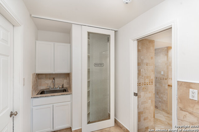 Image 29 of 33 For 13303 Southwalk St