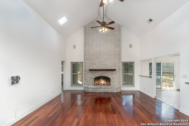 Image 8 of 33 For 13303 Southwalk St