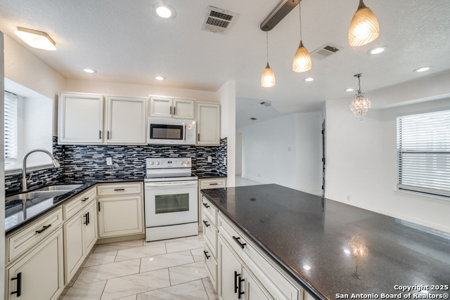 Image 10 of 27 For 431 Saddlebrook