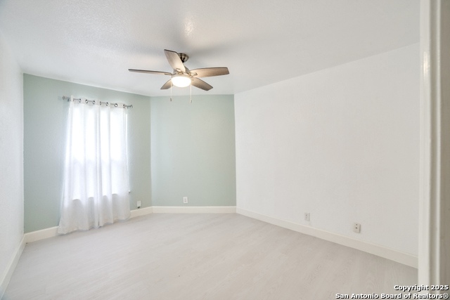 Image 11 of 27 For 431 Saddlebrook