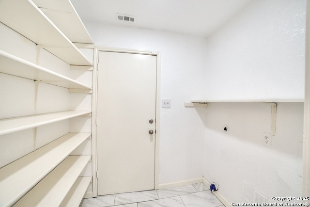Image 12 of 27 For 431 Saddlebrook