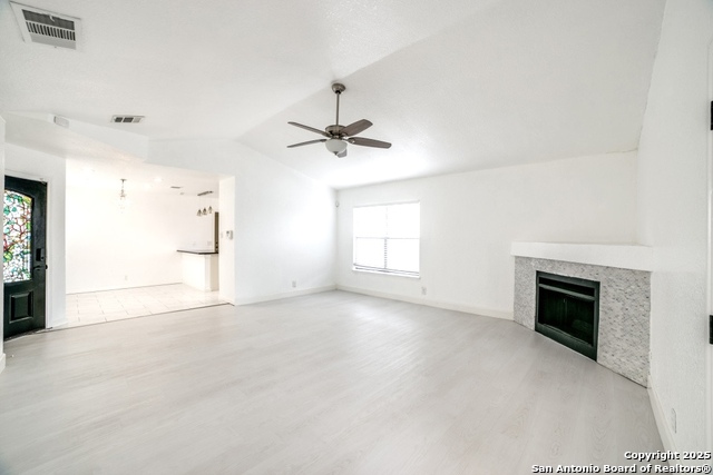 Image 2 of 27 For 431 Saddlebrook