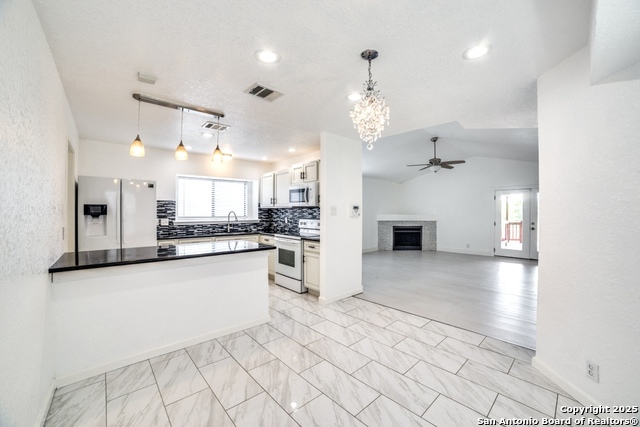 Image 5 of 27 For 431 Saddlebrook