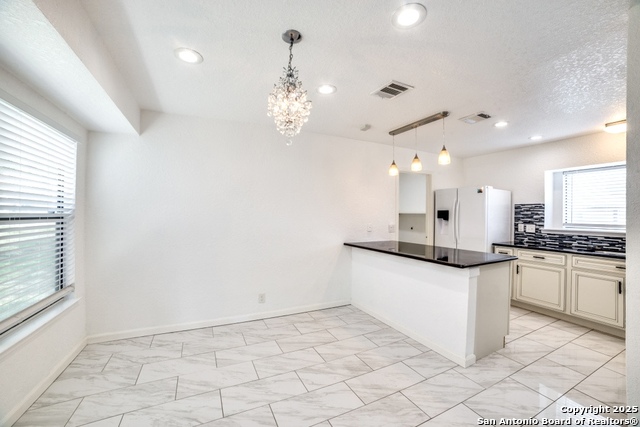 Image 6 of 27 For 431 Saddlebrook