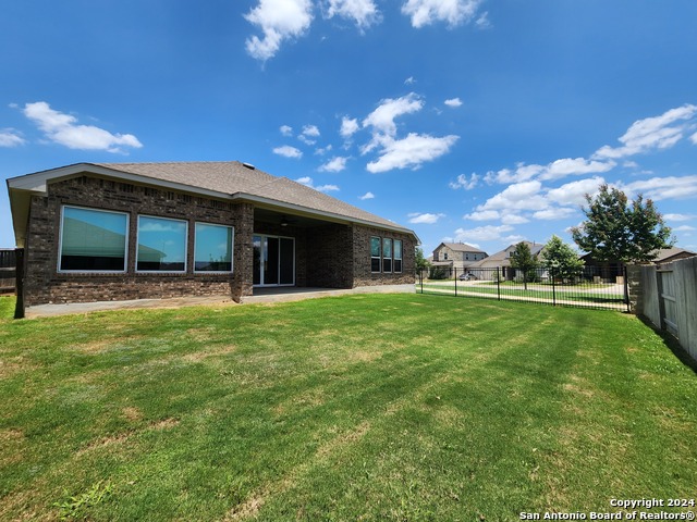 Image 23 of 33 For 2209 Hoja Ave