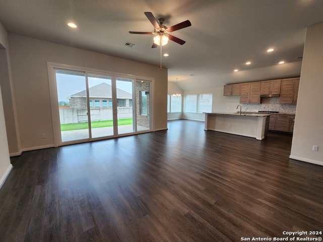Image 4 of 33 For 2209 Hoja Ave