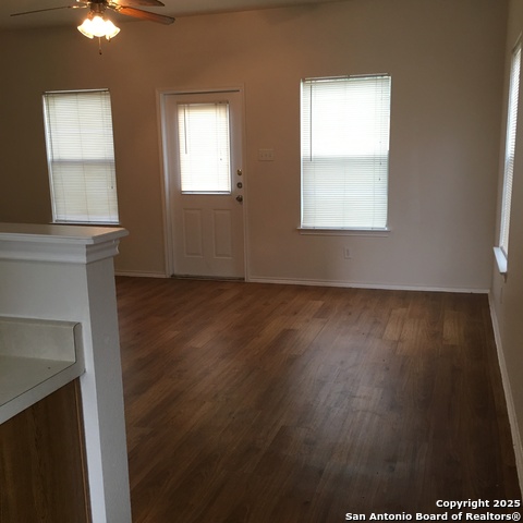 Image 4 of 7 For 5823 Golf Bend  2