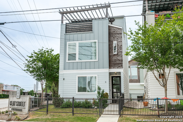 Image 3 of 25 For 430 Clay St, Residence 8