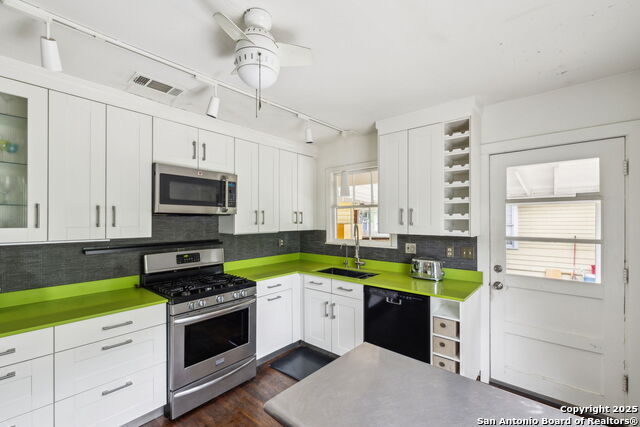 Image 10 of 34 For 210 Brees Blvd