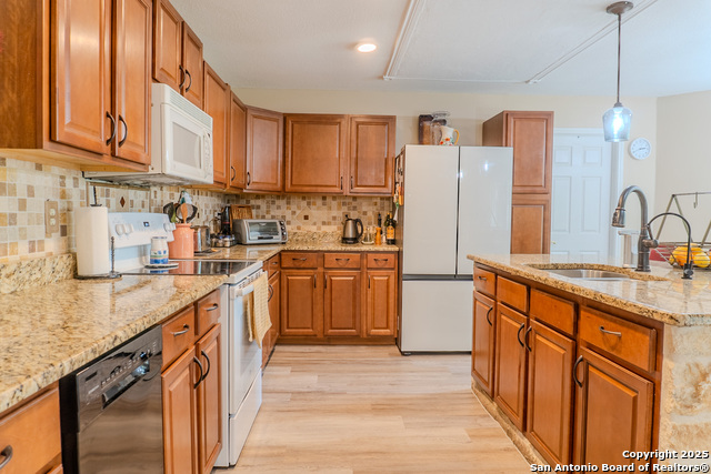 Listing photo id 8 for 10935 Hamlen Park