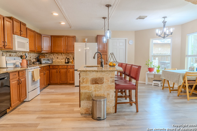 Listing photo id 10 for 10935 Hamlen Park