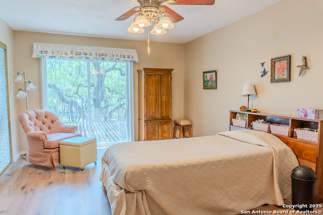 Listing photo id 12 for 10935 Hamlen Park