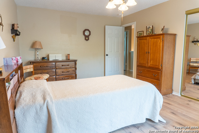 Listing photo id 13 for 10935 Hamlen Park