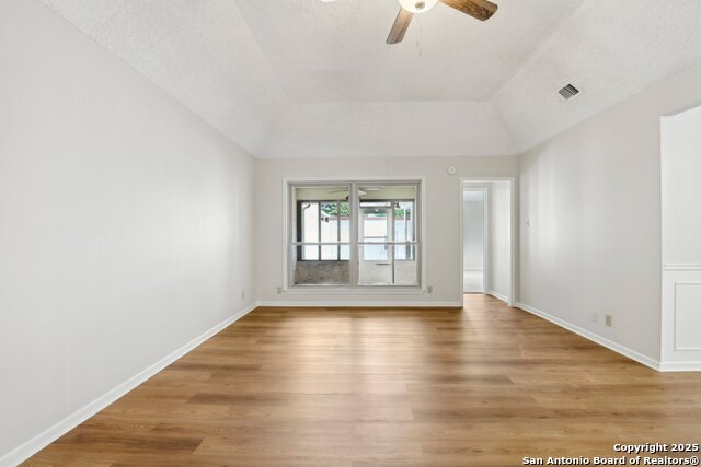 Image 11 of 30 For 10304 Grand Cir