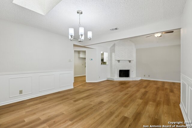 Image 17 of 30 For 10304 Grand Cir