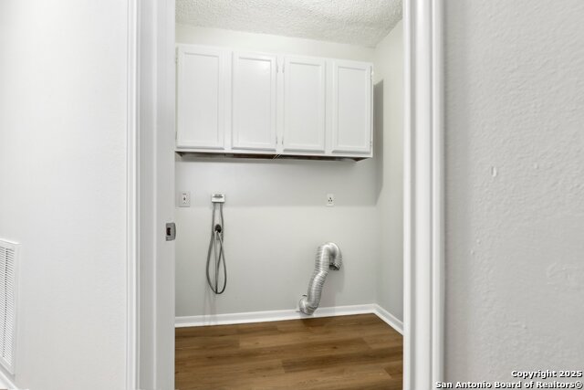 Image 21 of 30 For 10304 Grand Cir