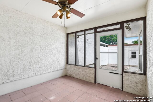 Image 29 of 30 For 10304 Grand Cir