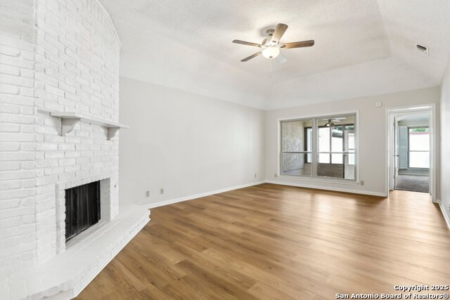 Image 7 of 30 For 10304 Grand Cir