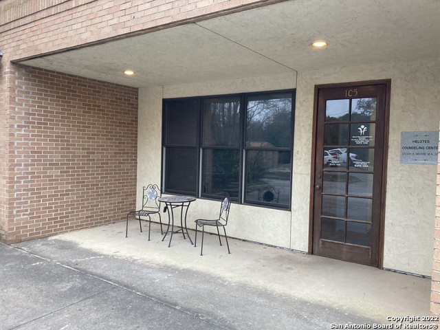 Listing photo id 1 for 13438 Bandera 106a