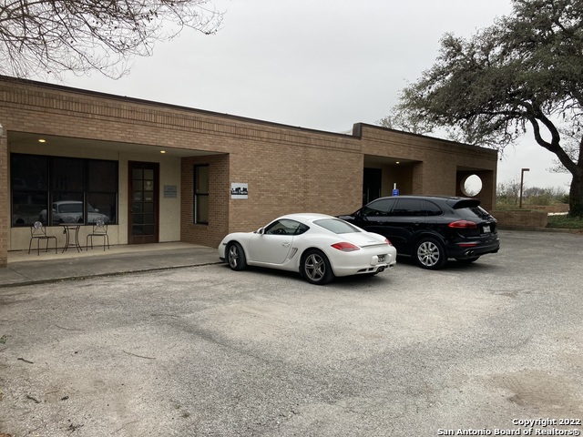 Listing photo id 4 for 13438 Bandera 106a