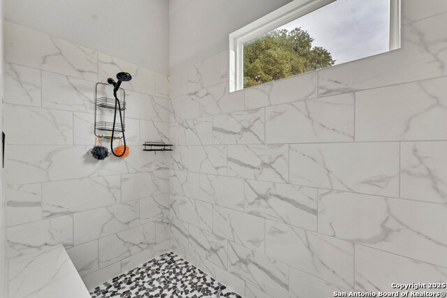 Image 31 of 41 For 1033 Mystic Shores Blvd