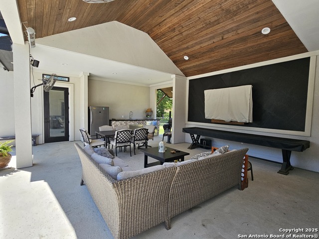 Image 36 of 41 For 1033 Mystic Shores Blvd