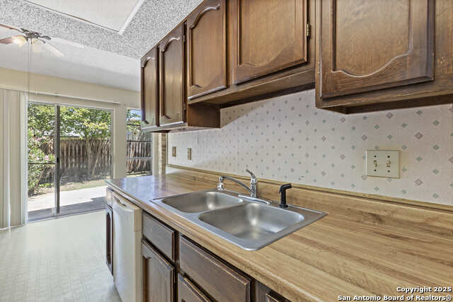 Image 13 of 35 For 6711 Spring Garden