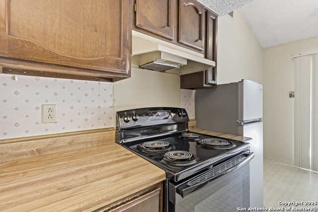 Image 14 of 35 For 6711 Spring Garden
