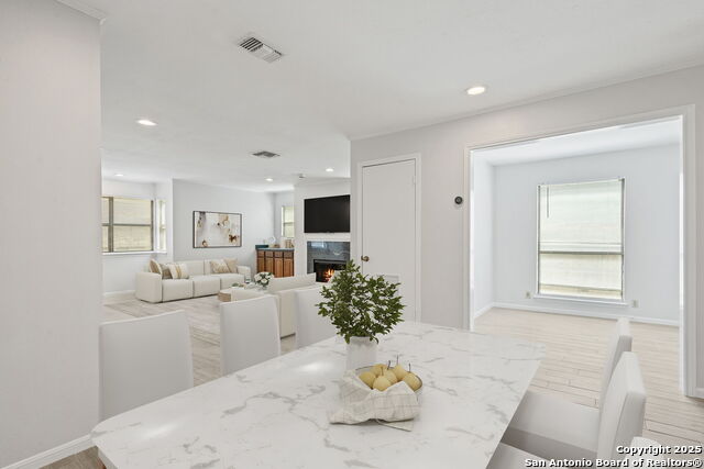 Image 13 of 29 For 7738 Chambers  608