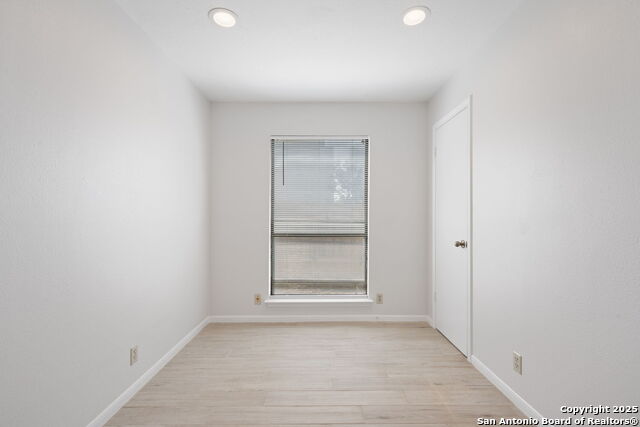 Image 15 of 29 For 7738 Chambers  608