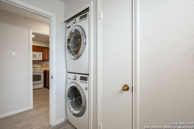Image 23 of 29 For 7738 Chambers  608