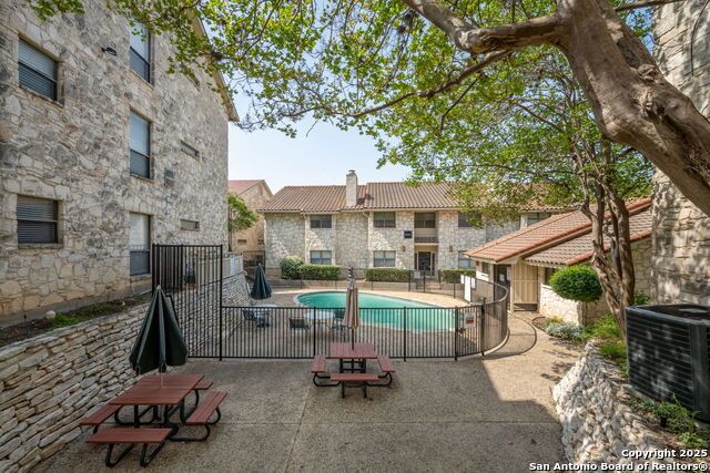 Image 27 of 29 For 7738 Chambers  608
