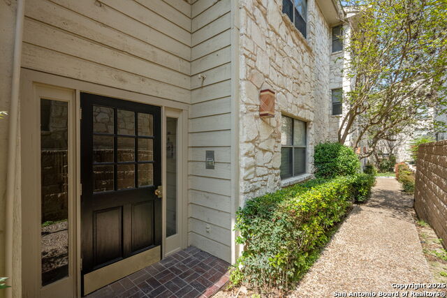 Image 3 of 29 For 7738 Chambers  608