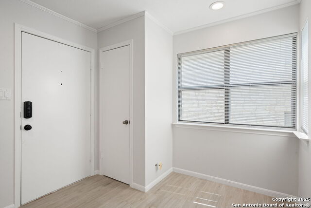 Image 5 of 29 For 7738 Chambers  608