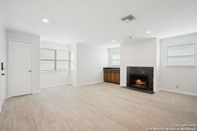 Image 6 of 29 For 7738 Chambers  608