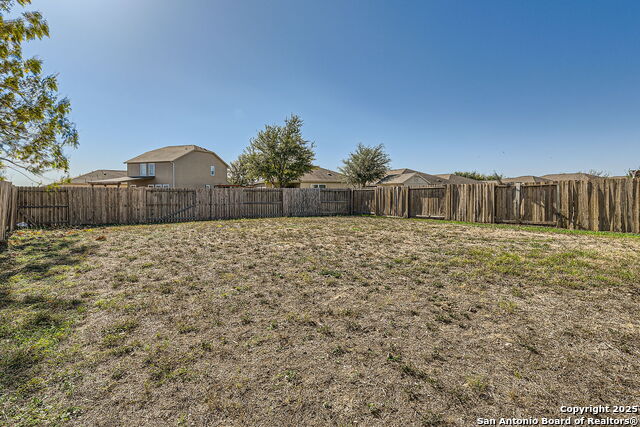 Listing photo id 15 for 12206 Claiborne